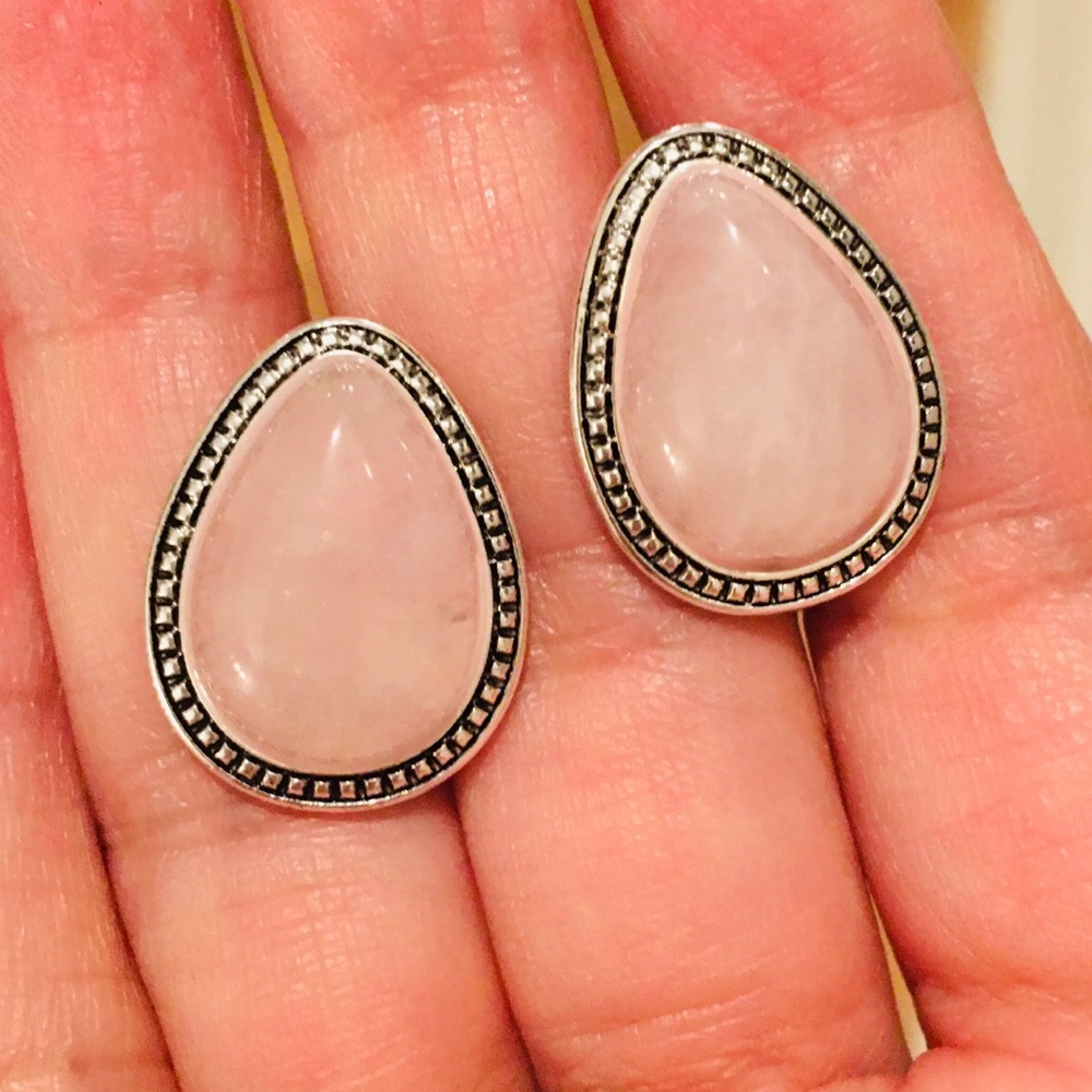 Natural rose quartz silver tone stud earrings - Picture 3 of 8